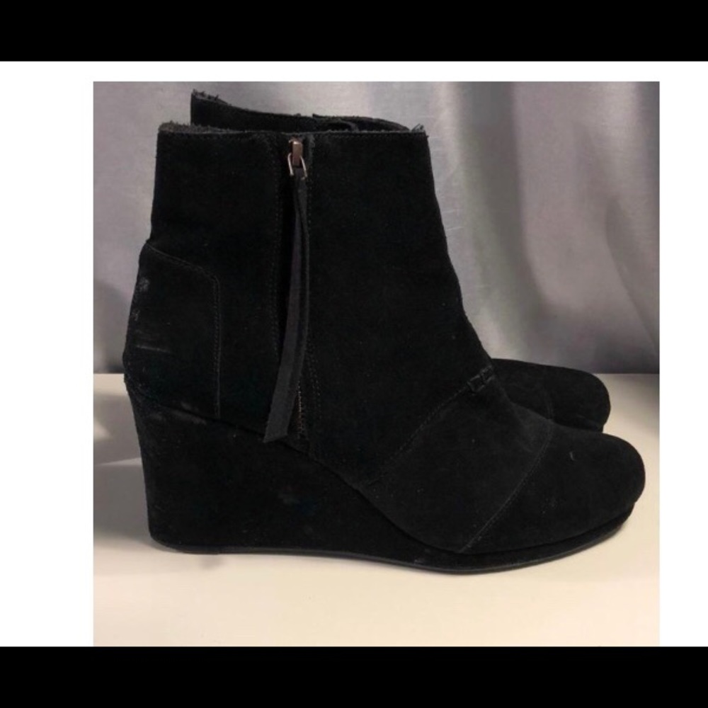 TOMS Black Desert Suede Wedge Boots/Booties NWOT